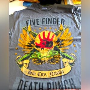 Five Finger Death Punch Gray Graphic T-Shirt. Double sided CONCERT TEE. Men’s M